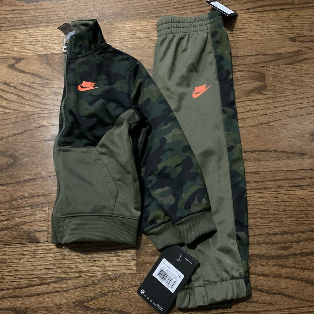 Nike Sweatsuit NWT
